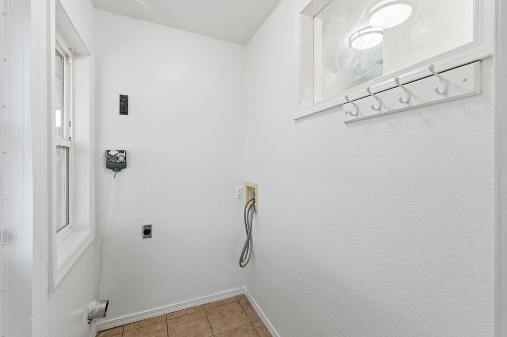 Image 17 of property listing at 103 W Alluvial Avenue, Pinedale, CA 93650