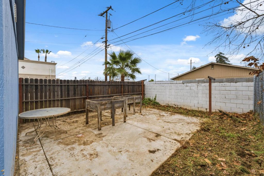 Image 19 of property listing at 103 W Alluvial Avenue, Pinedale, CA 93650