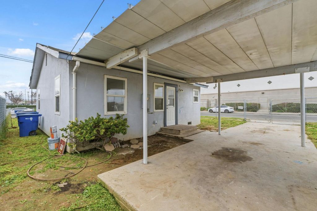 Image 22 of property listing at 103 W Alluvial Avenue, Pinedale, CA 93650