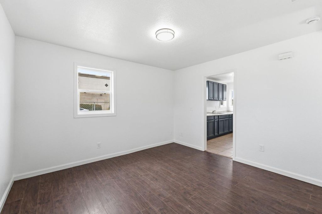 Image 5 of property listing at 103 W Alluvial Avenue, Pinedale, CA 93650