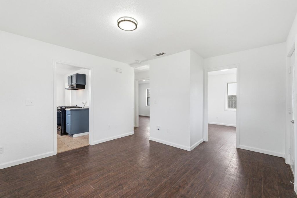 Image 6 of property listing at 103 W Alluvial Avenue, Pinedale, CA 93650