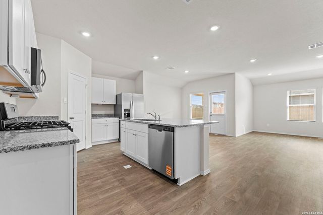 1104 Argonne Forest, Seguin, TX 78155