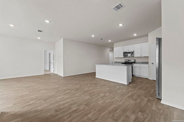 1104 Argonne Forest, Seguin, TX 78155