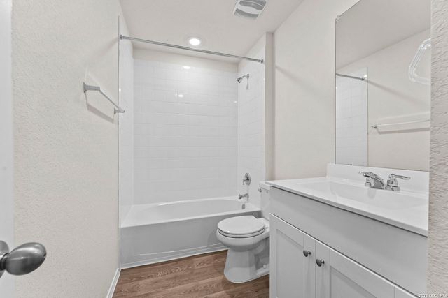 1104 Argonne Forest, Seguin, TX 78155