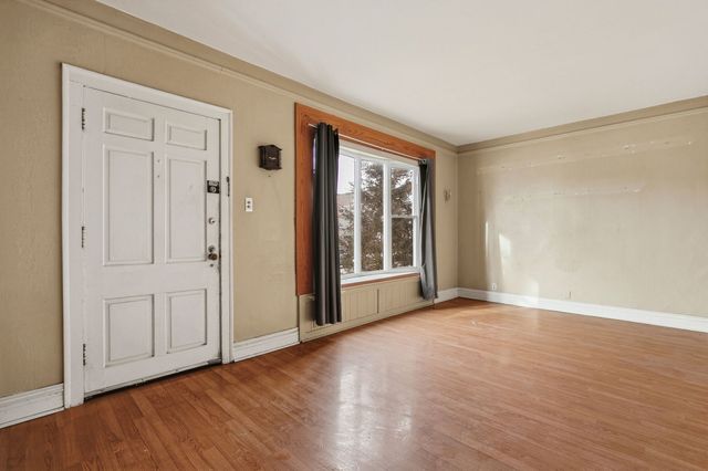 5722 W Grover Street, Chicago, IL 60630