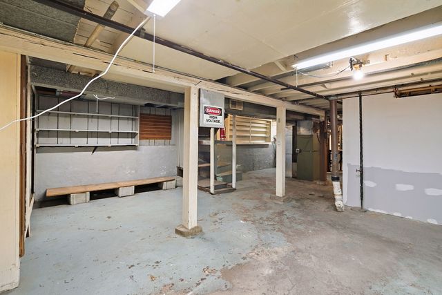 5722 W Grover Street, Chicago, IL 60630