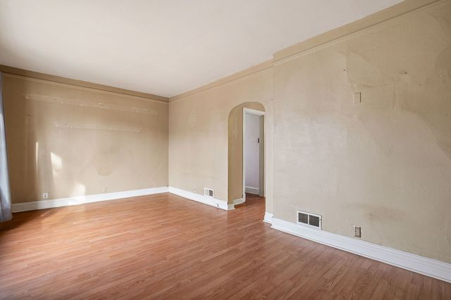 5722 W Grover Street, Chicago, IL 60630