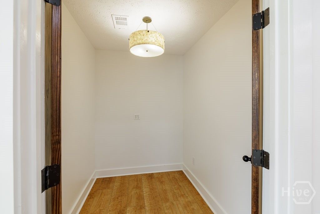 Image 13 of property listing at 1410 Old Bishop Road, Bishop, GA 30621