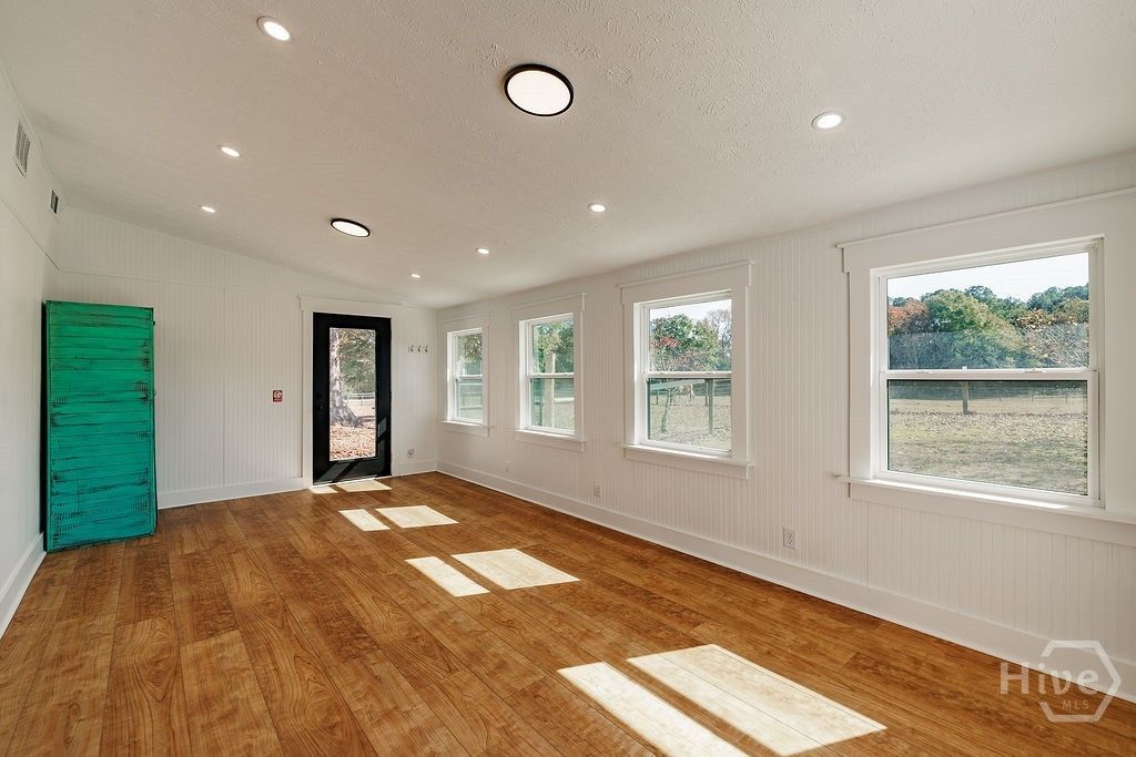 Image 14 of property listing at 1410 Old Bishop Road, Bishop, GA 30621