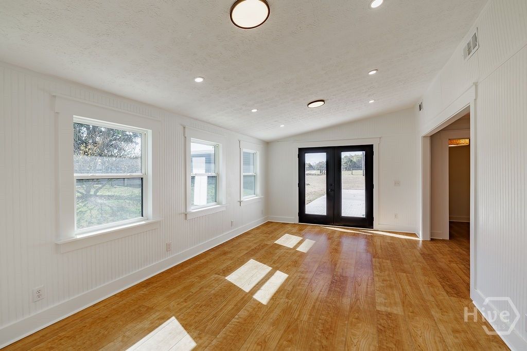 Image 15 of property listing at 1410 Old Bishop Road, Bishop, GA 30621