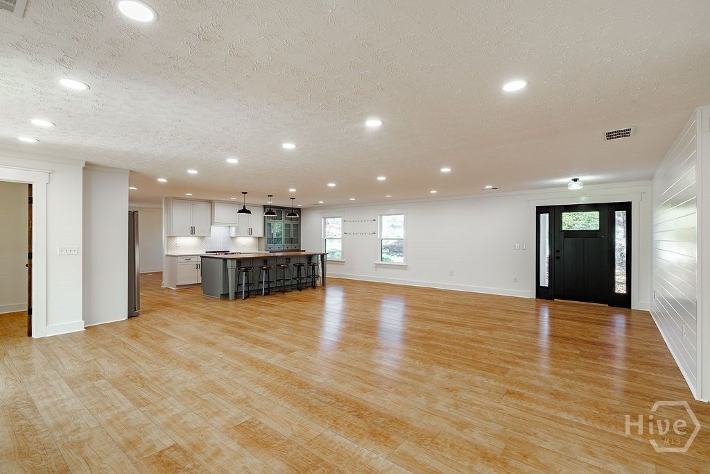 Image 5 of property listing at 1410 Old Bishop Road, Bishop, GA 30621