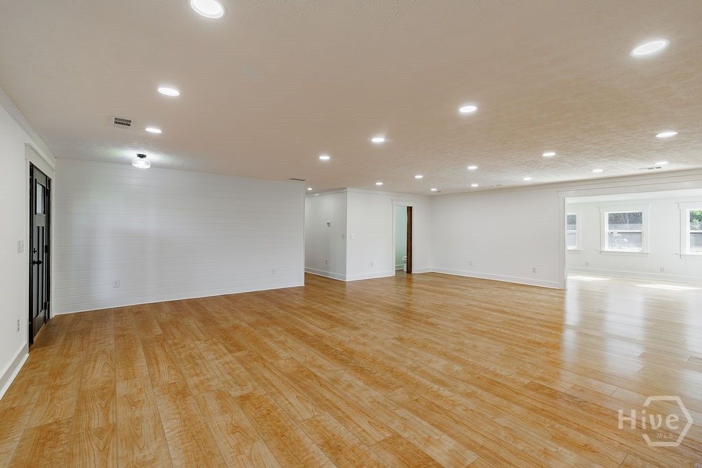 Image 6 of property listing at 1410 Old Bishop Road, Bishop, GA 30621