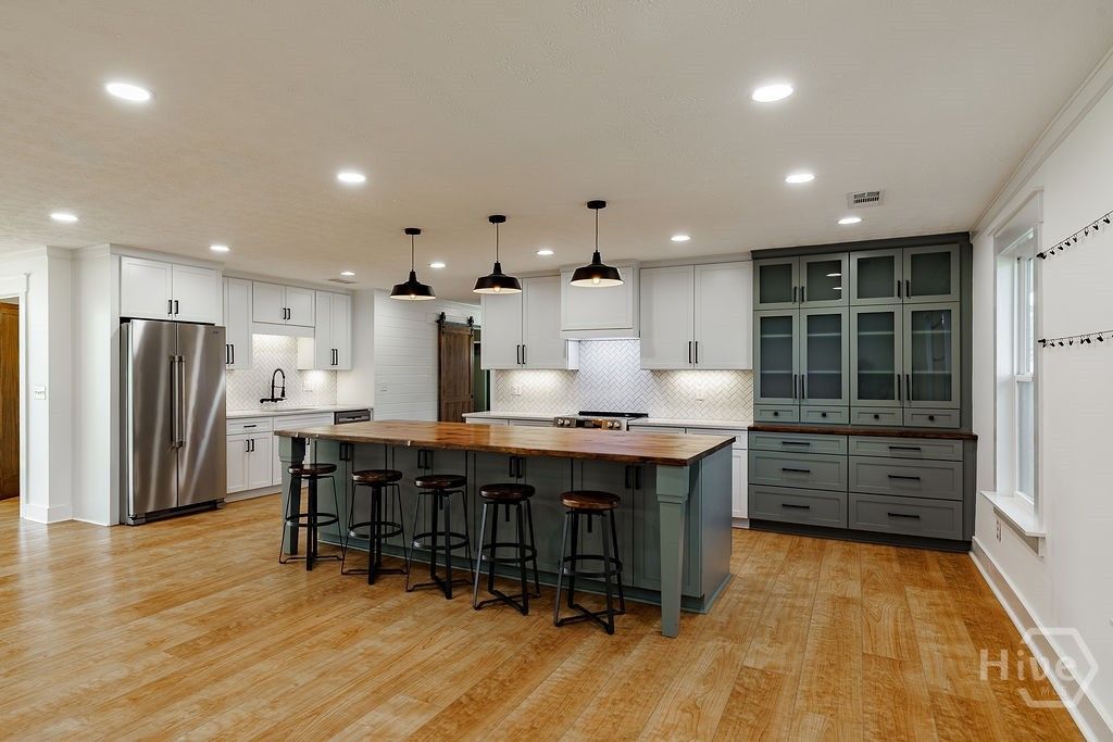 Image 7 of property listing at 1410 Old Bishop Road, Bishop, GA 30621