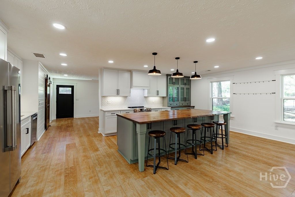 Image 8 of property listing at 1410 Old Bishop Road, Bishop, GA 30621