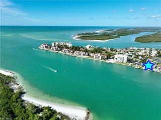 28 Pelican ST W, Naples, FL 34113