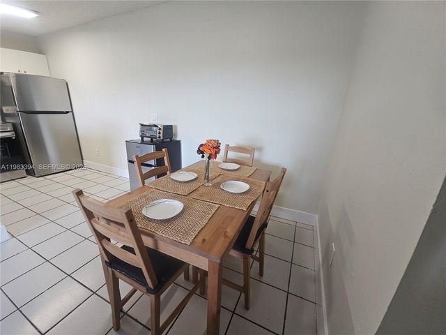 9727 Hammocks Blvd 102D, Miami, FL 33196