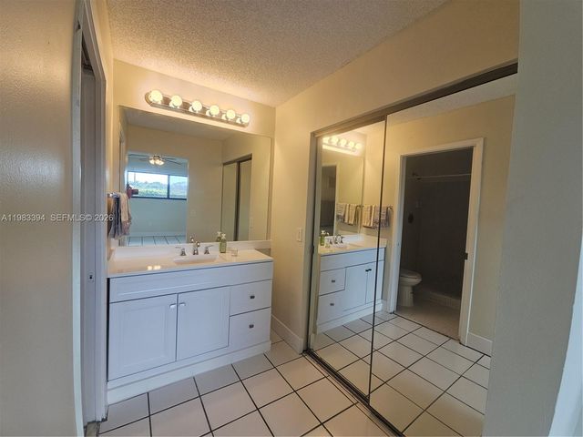 9727 Hammocks Blvd 102D, Miami, FL 33196