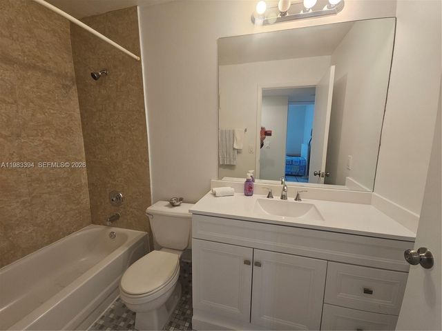 9727 Hammocks Blvd 102D, Miami, FL 33196