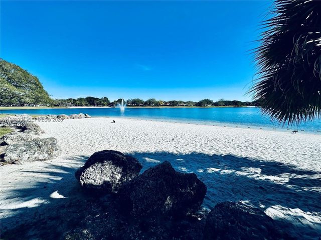 9727 Hammocks Blvd 102D, Miami, FL 33196