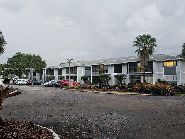 9727 Hammocks Blvd 102D, Miami, FL 33196