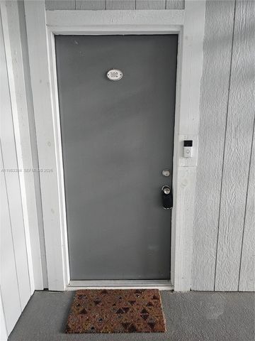 9727 Hammocks Blvd 102D, Miami, FL 33196