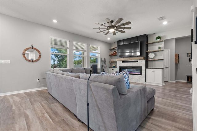 10814 WHITLAND GROVE DRIVE, Riverview, FL 33578