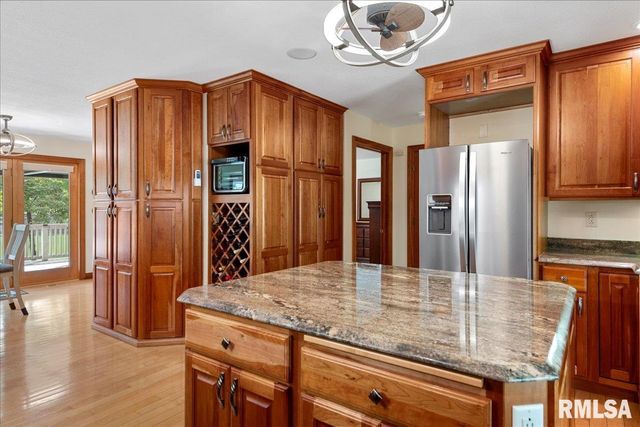 3508 ROOSEVELT Road, Taylorville, IL 62568