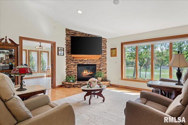 3508 ROOSEVELT Road, Taylorville, IL 62568