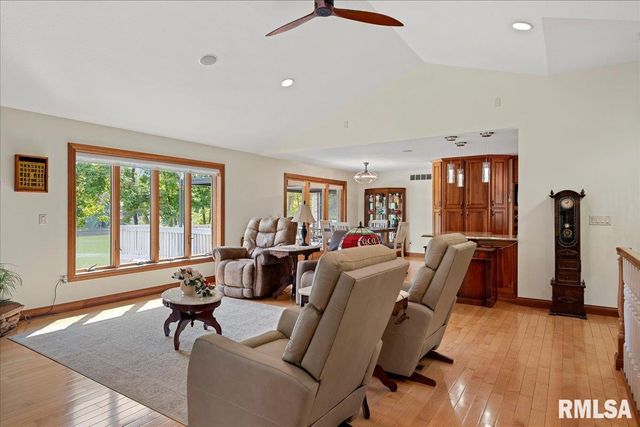 3508 ROOSEVELT Road, Taylorville, IL 62568