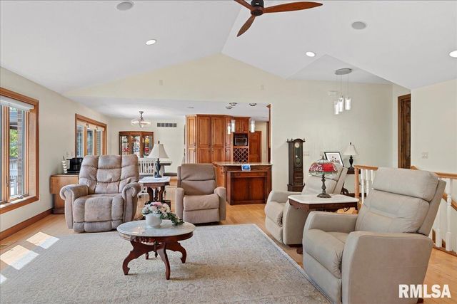 3508 ROOSEVELT Road, Taylorville, IL 62568