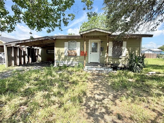 3021 Carver Dr, Corpus Christi, TX 78405