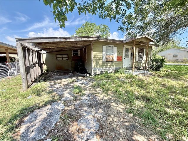 3021 Carver Dr, Corpus Christi, TX 78405