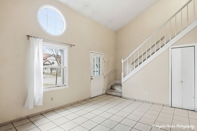 2384 Linden Drive, Woodstock, IL 60098