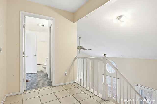 2384 Linden Drive, Woodstock, IL 60098