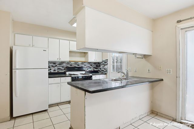 2384 Linden Drive, Woodstock, IL 60098