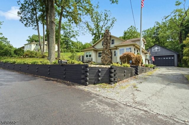 14 Alpine Dr, Jefferson Twp., NJ 07849