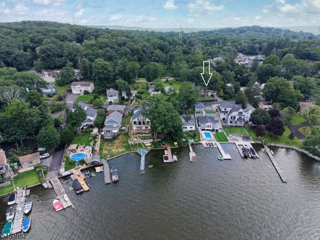 14 Alpine Dr, Jefferson Twp., NJ 07849
