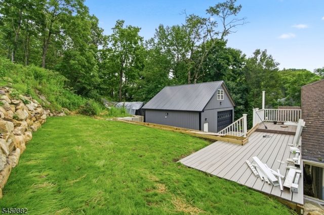 14 Alpine Dr, Jefferson Twp., NJ 07849