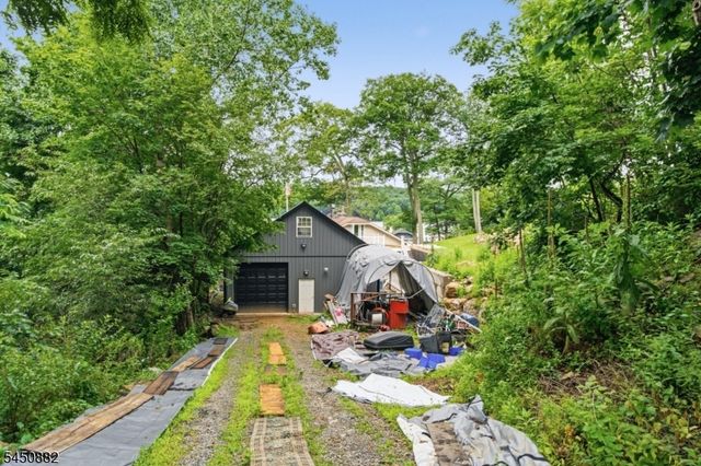 14 Alpine Dr, Jefferson Twp., NJ 07849