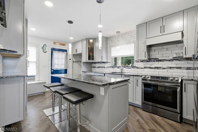 14 Alpine Dr, Jefferson Twp., NJ 07849