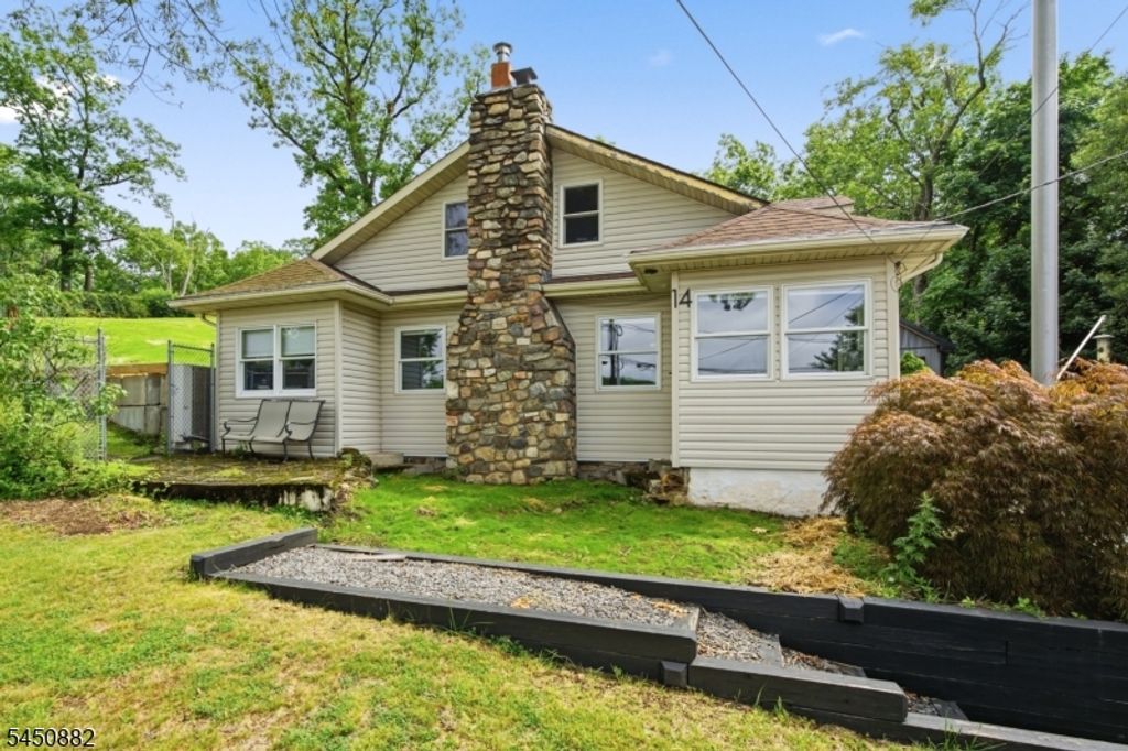 14 Alpine Dr, Jefferson Twp., NJ 07849