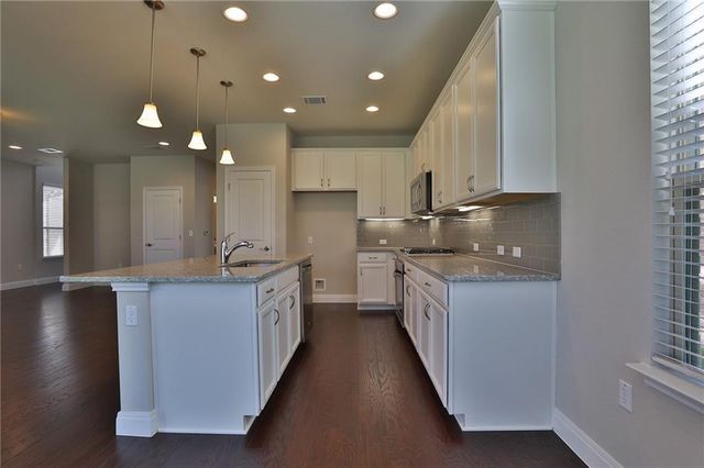 10606 E Turnbull LOOP 27, Austin, TX 78717