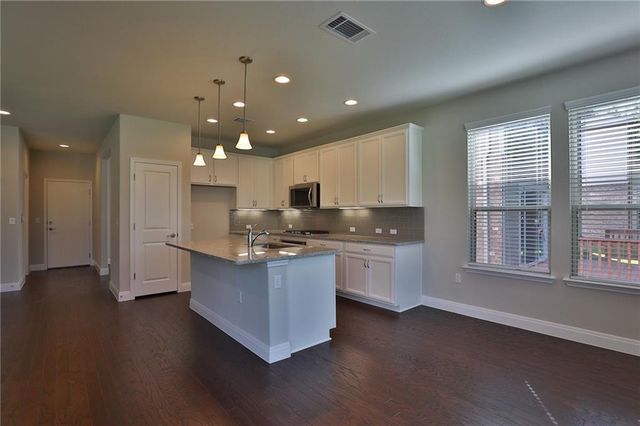 10606 E Turnbull LOOP 27, Austin, TX 78717