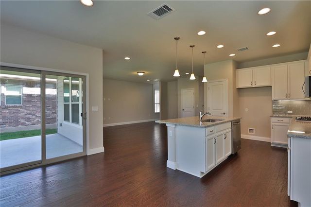 10606 E Turnbull LOOP 27, Austin, TX 78717