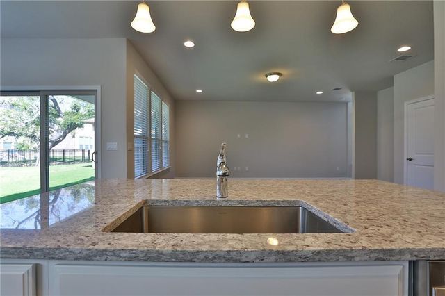 10606 E Turnbull LOOP 27, Austin, TX 78717