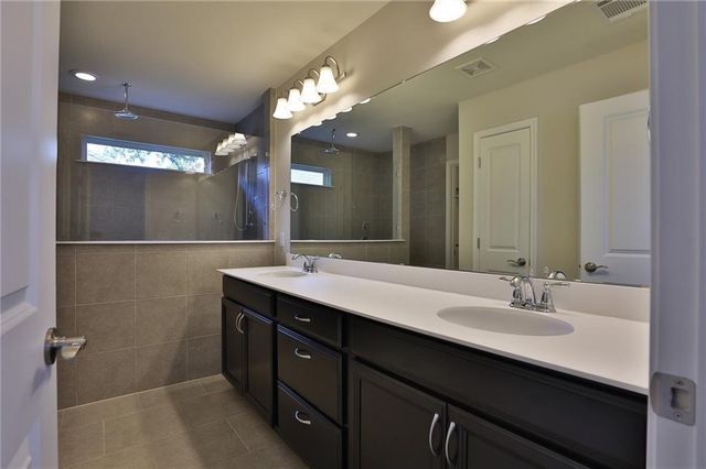 10606 E Turnbull LOOP 27, Austin, TX 78717