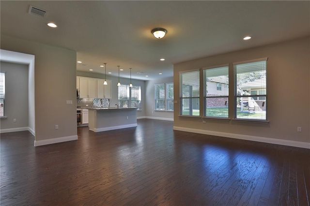 10606 E Turnbull LOOP 27, Austin, TX 78717