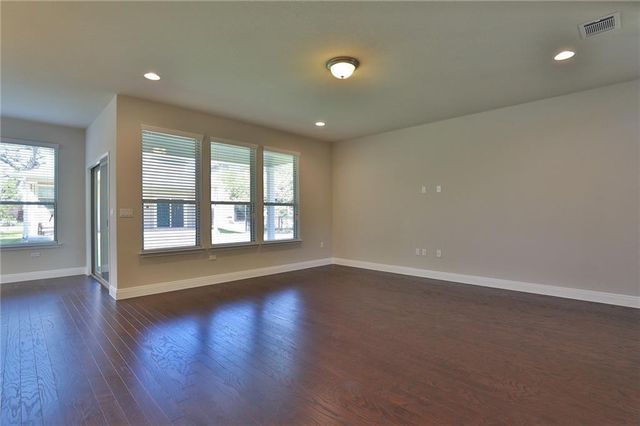 10606 E Turnbull LOOP 27, Austin, TX 78717