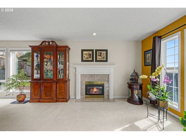 2874 LAURELWOOD Ct, Salem, OR 97304