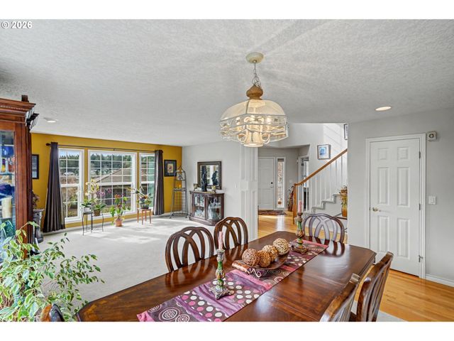 2874 LAURELWOOD Ct, Salem, OR 97304